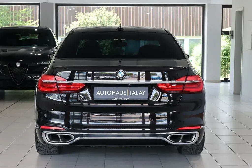 Gebraucht BMW M760 609 PS (447 kW) 2017 Braun(metallic) Limousine