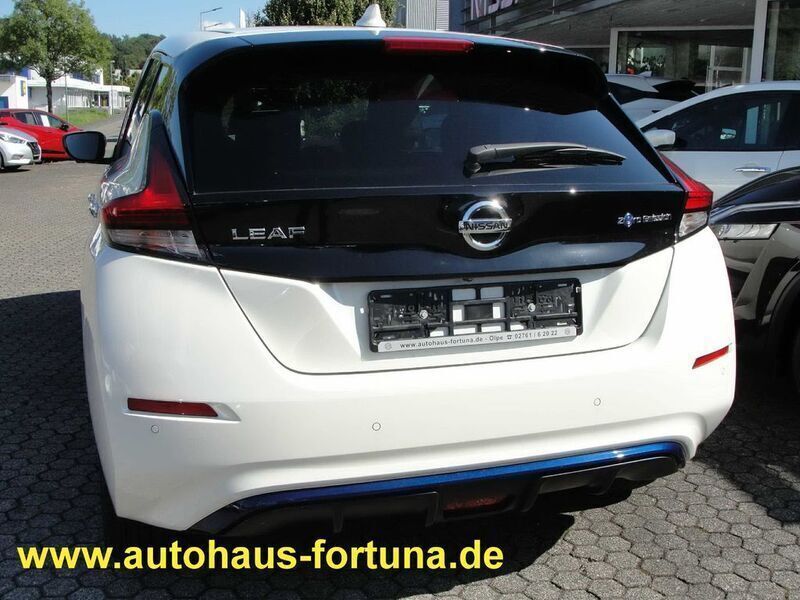 Gebraucht Nissan Leaf Tekna 160 kW (218 PS) 2021 Weiß Kleinwagen