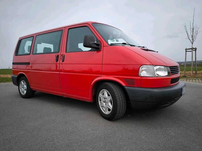 Second-hand VW Caravelle 102 CP (75 kW) 2001 Roșu Van