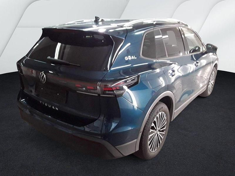 Gebraucht VW Tiguan Goal 150 PS (110 kW) 2025 Blau SUV