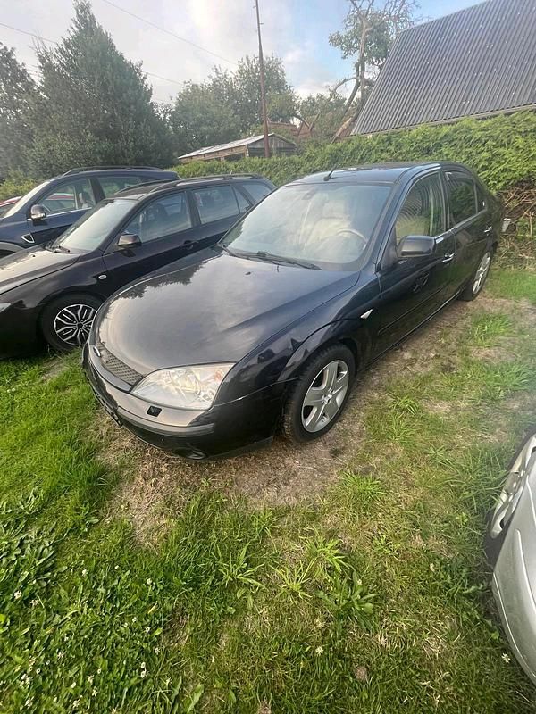 Schwarz Gebraucht 2004 Ford Mondeo Limousine | 700 € (Guter Preis) - Bild 1/4