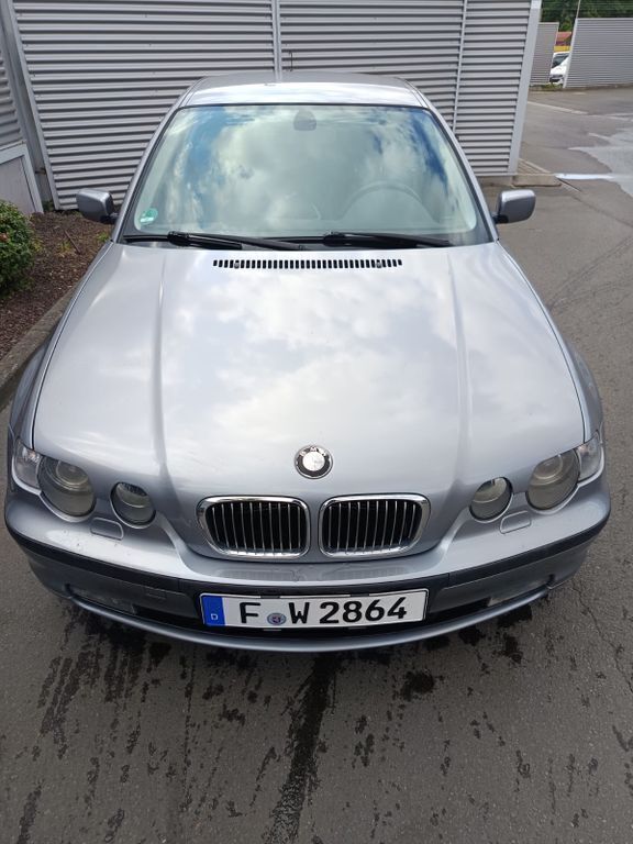 Silber Gebraucht 2004 BMW 318 Compact Lifestyle Kleinwagen | 2.999 € (Fairer Preis) - Bild 1/4