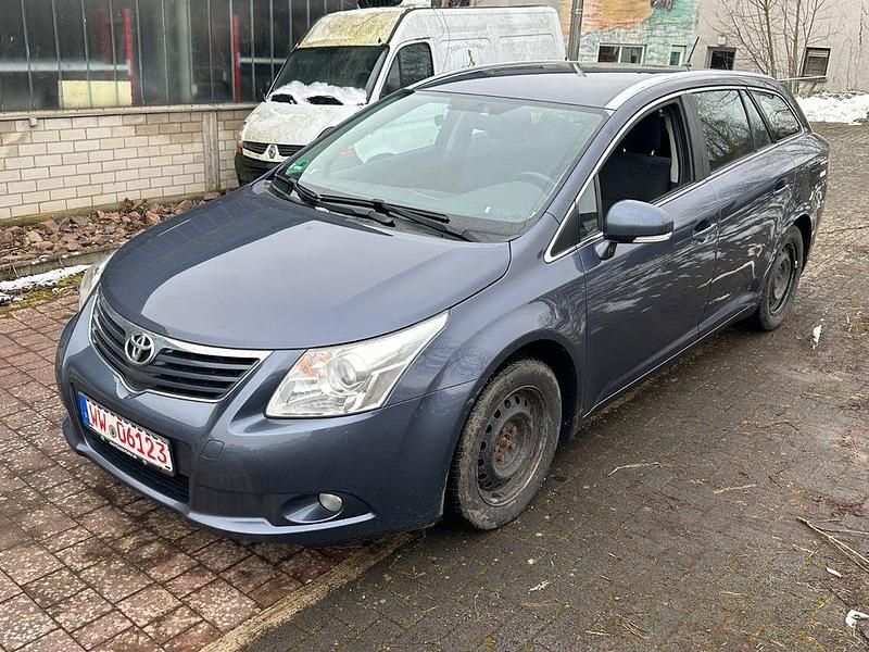 Gebraucht Toyota Avensis Edition 126 PS (92 kW) 2011 Blau Kombi