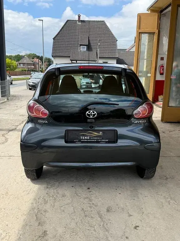 Używany Toyota Aygo 68 KM (50 kW) 2012 Szary Hatchback