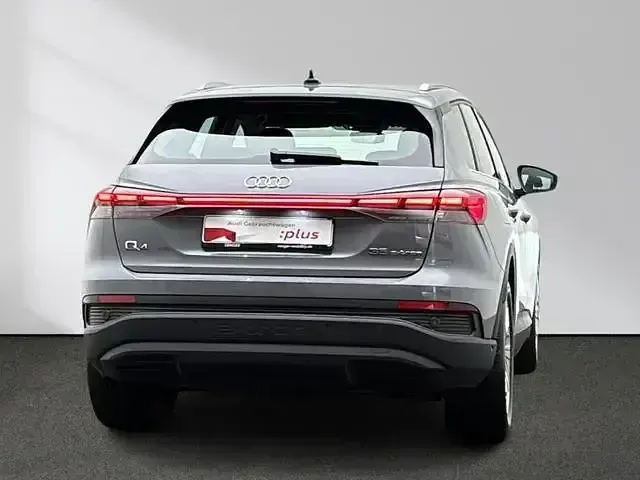 Gebraucht Audi Q4 e-tron Comfort 125 kW (170 PS) 2023 Kieselgrau SUV