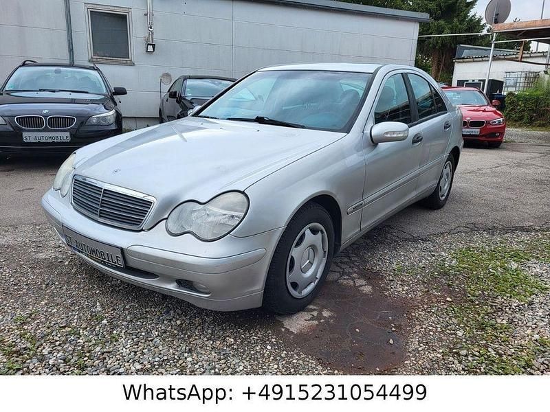 Silber Gebraucht 2002 Mercedes C200 Elegance Limousine | 950 € (Guter Preis) - Bild 1/4