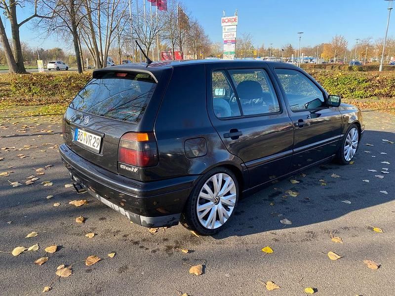 Gebraucht VW Golf III 90 PS (66 kW) 1996 Schwarz Limousine