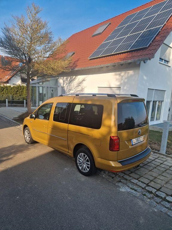 Gebraucht VW Caddy Maxi 131 PS (96 kW) 2020 Gelb Van / Kleinbus