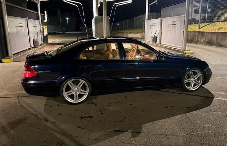 Gebraucht Mercedes E270 177 PS (130 kW) 2003 Blau Limousine