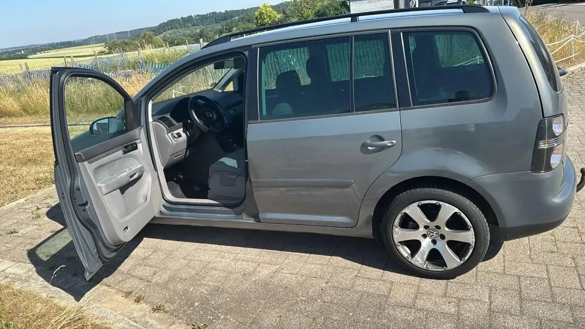 Gebraucht VW Touran 140 PS (102 kW) 2005 Grau Van / Kleinbus