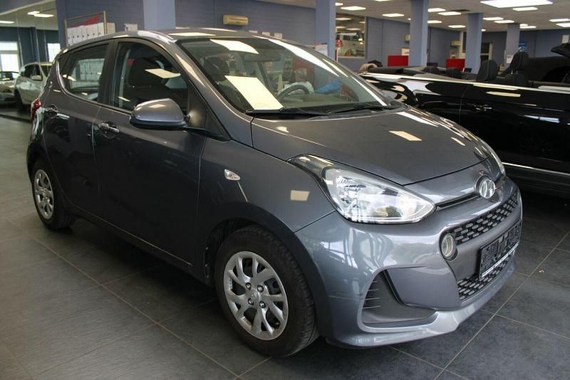 Grau Gebraucht 2018 Hyundai i10 Kleinwagen | 7.980 € (Fairer Preis) - Bild 1/4