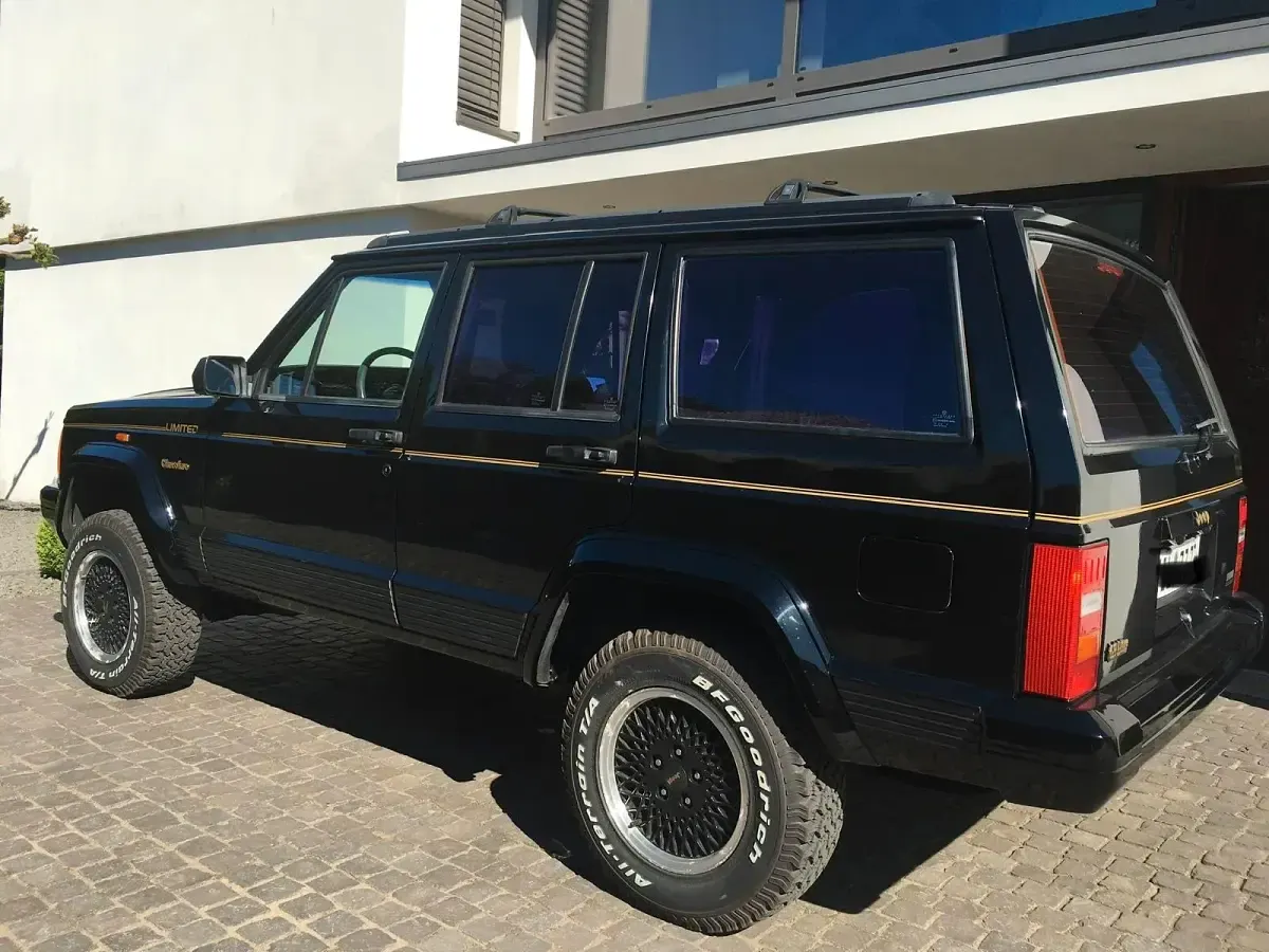 Usata Jeep Cherokee Limited 178 CV (130 kW) 1994 Nero SUV