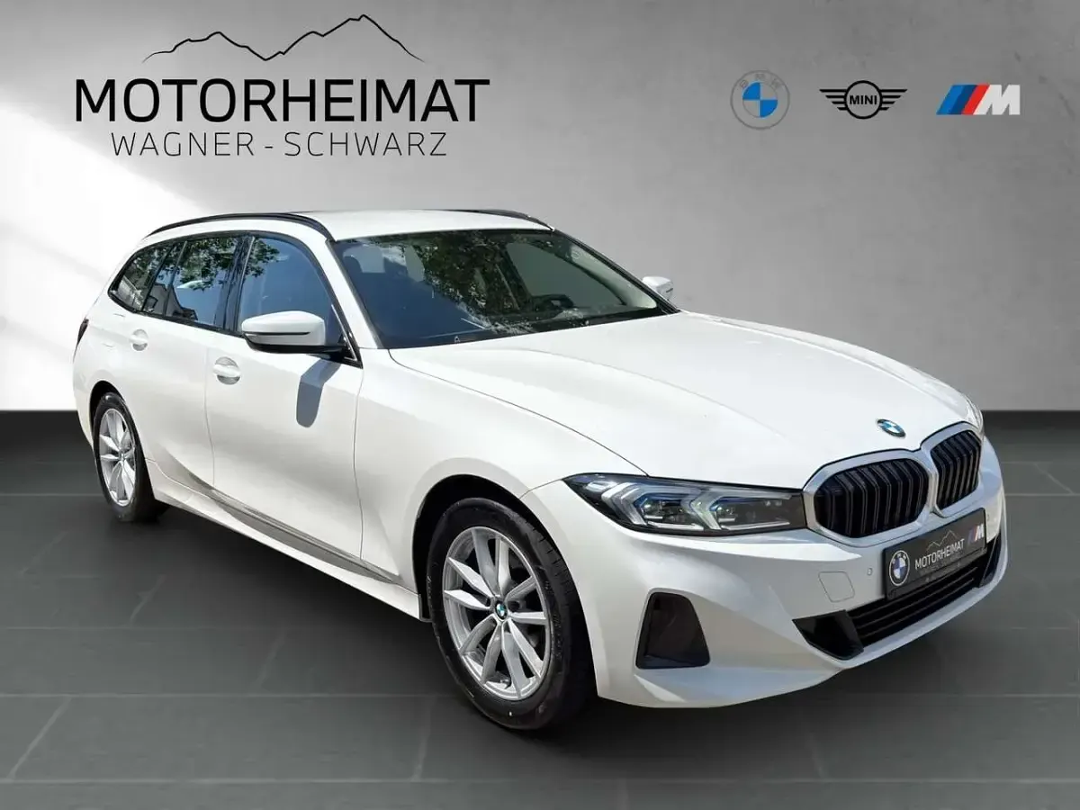 Gebraucht BMW 320 Sport Line 190 PS (139 kW) 2023 Alpinweiss iii Kombi