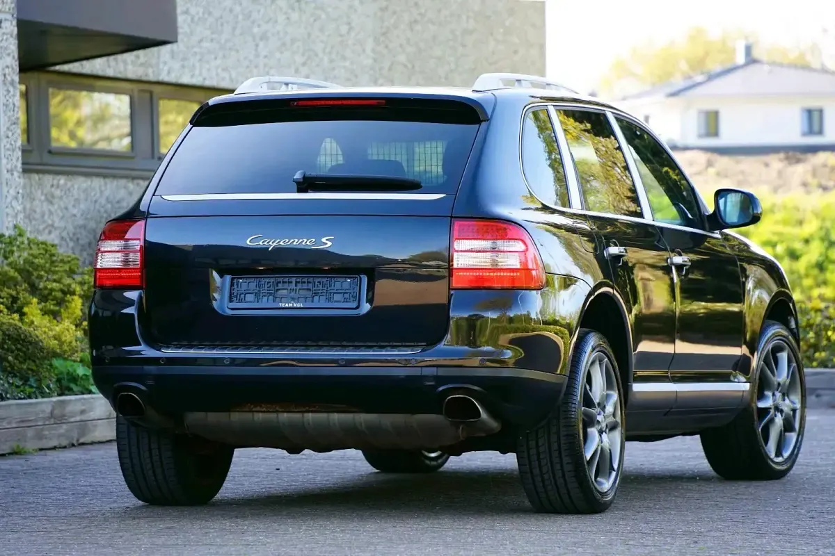 Second-hand Porsche Cayenne 340 CP (250 kW) 2005 Negru SUV