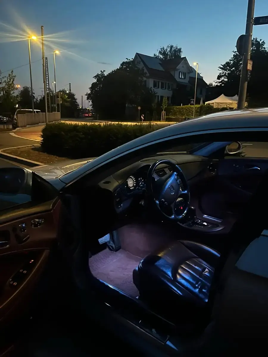 Gebraucht Mercedes CLS320 224 PS (164 kW) 2007 Silber Coupé