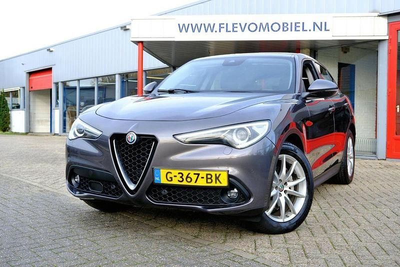 Grau Gebraucht 2019 Alfa Romeo Stelvio Super SUV | 21.350 € (Fairer Preis) - Bild 1/4