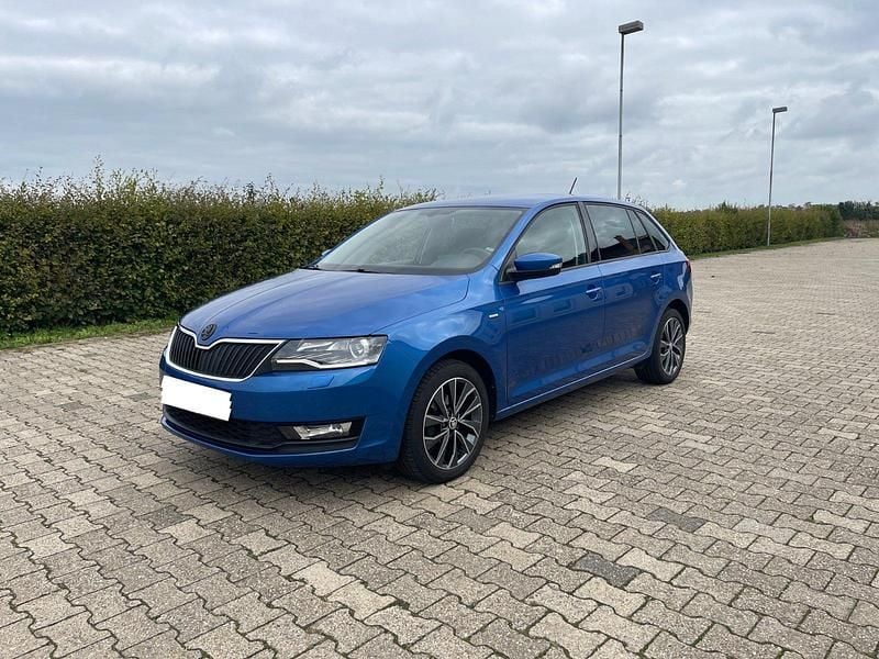 Blau Gebraucht 2018 Skoda Rapid Drive Kombi | 8.400 € (Guter Preis) - Bild 1/4