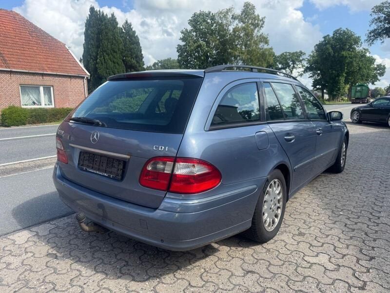 Gebraucht Mercedes E270 Elegance 177 PS (130 kW) 2004 Blau Kombi