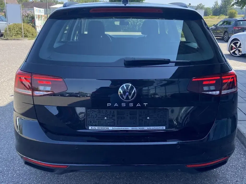 Gebraucht VW Passat 150 PS (110 kW) 2022 Schwarz Kombi