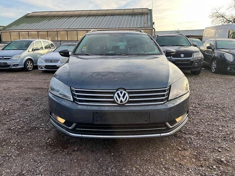 Grau Gebraucht 2014 VW Passat Highline Kombi | 4.990 € (Superpreis) - Bild 1/4