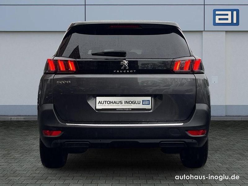 Gebraucht Peugeot 5008 Allure 131 PS (96 kW) 2024 Grau SUV