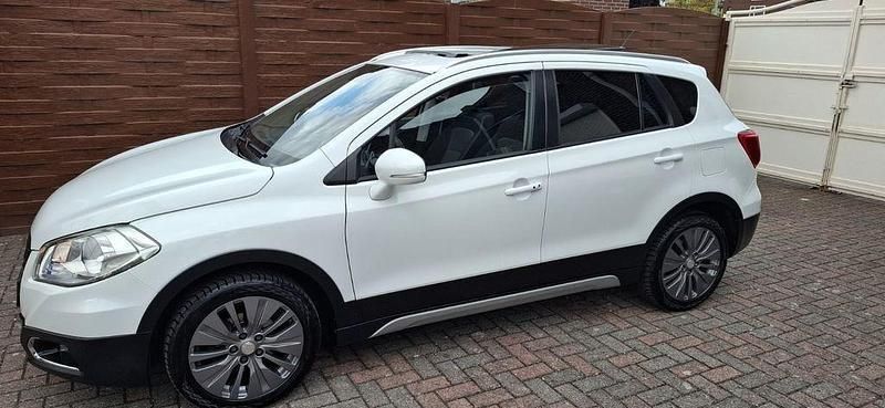 Weiß Gebraucht 2015 Suzuki SX4 S-Cross SUV | 8.650 € (Guter Preis) - Bild 1/4