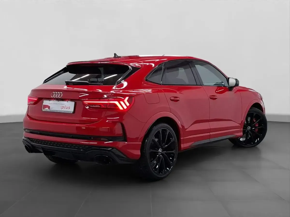 Gebraucht Audi RS Q3 Sportback Ambiente 400 PS (294 kW) 2022 Tangorot metallic SUV