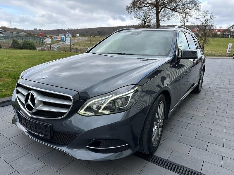 Gebraucht Mercedes E220 Avantgarde 170 PS (125 kW) 2013 Tenoritgrau  metalliclack Kombi