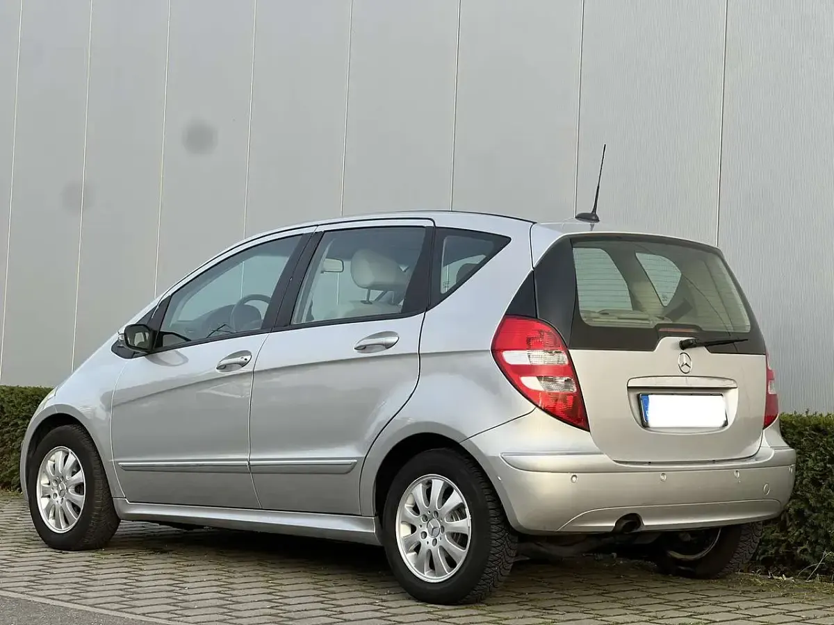 Używany Mercedes A170 Elegance 116 KM (85 kW) 2006 Srebrny Sedan/Limuzyna