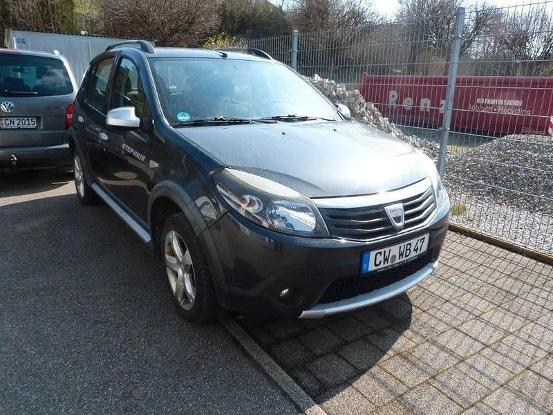 Gebraucht Dacia Sandero Stepway 90 PS (66 kW) 2012 Grau Limousine