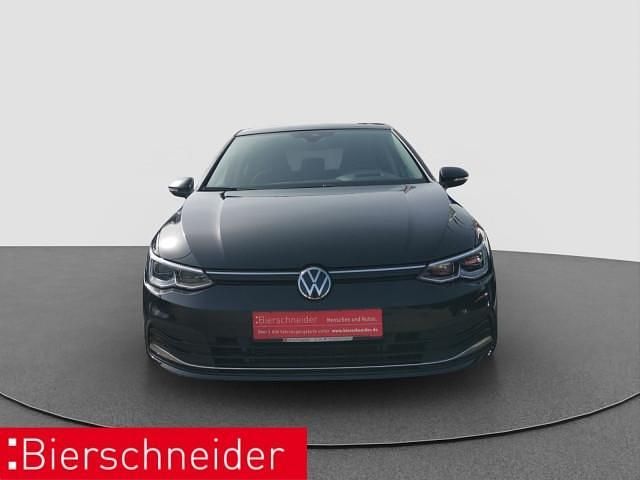 Gebraucht VW Golf VIII Active 150 PS (110 kW) 2022 Schwarz Limousine
