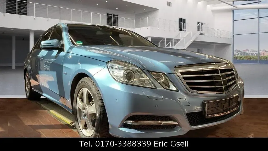 Second-hand Mercedes E250 204 CP (150 kW) 2011 Albastru Berlinǎ