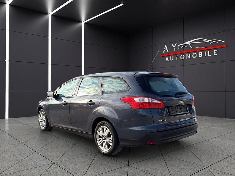 Gebraucht Ford Focus Trend 125 PS (91 kW) 2012 Kombi