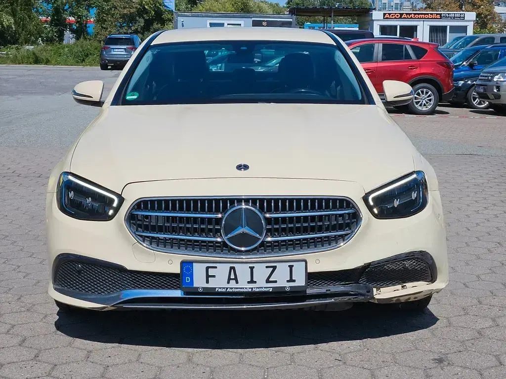Gebraucht Mercedes E200 Avantgarde 160 PS (117 kW) 2021 Beige Limousine