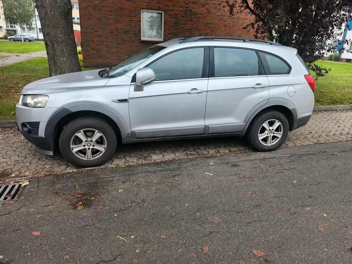 Gebraucht Chevrolet Captiva LT 163 PS (119 kW) 2013 Silber SUV