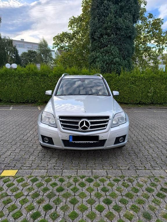Silber Gebraucht 2009 Mercedes GLK320 SUV | 9.900 € (Fairer Preis) - Bild 1/4