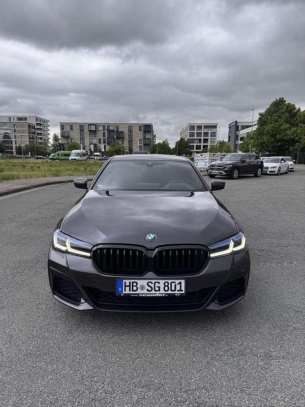 Schwarz Gebraucht 2022 BMW 530 M Sport Limousine | 39.900 € (Etwas zu teuer) - Bild 1/4