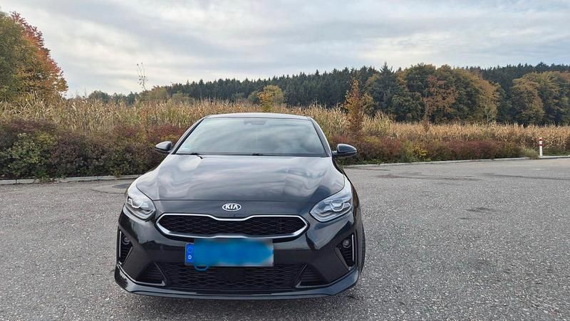 Schwarz Gebraucht 2021 Kia ProCeed GT GT-Line Kleinwagen | 18.900 € - Bild 1/4