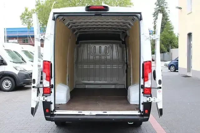Gebraucht Citroën Jumper 165 PS (121 kW) 2024 Weiß Van / Kleinbus