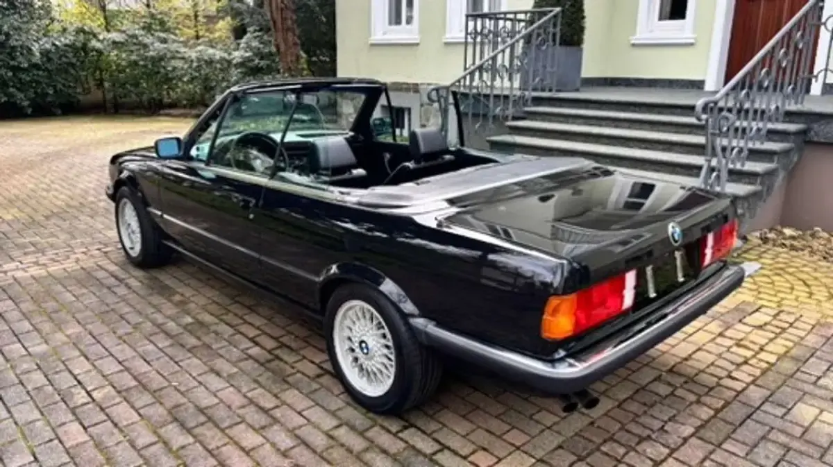 Gebraucht BMW 320 Cabriolet M Sport 129 PS (94 kW) 1988 Schwarz Cabrio