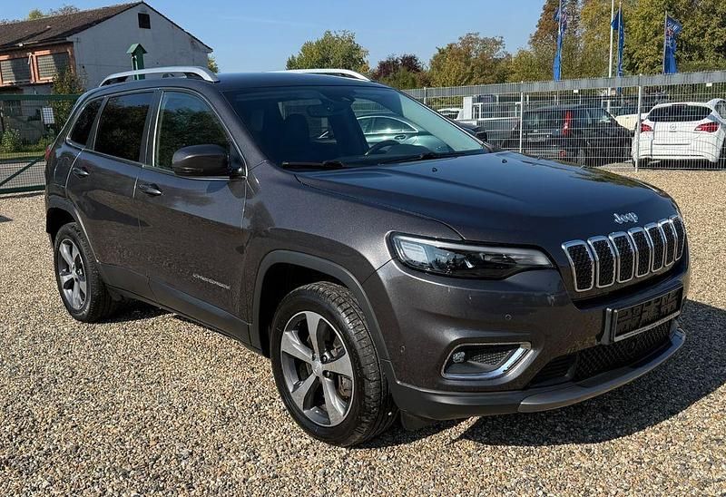 Grau Gebraucht 2018 Jeep Cherokee Limited SUV | 21.990 € (Fairer Preis) - Bild 1/4