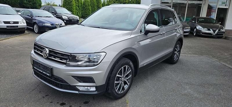 Tungsten silver metallic Gebraucht 2016 VW Tiguan Comfortline SUV | 16.950 € (Guter Preis) - Bild 1/4