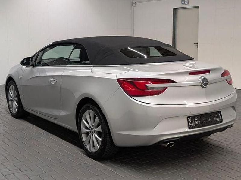 Gebraucht Opel Cascada 140 PS (102 kW) 2018 Argon silber met. Cabrio