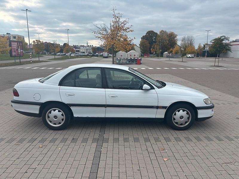 Gebraucht Opel Omega 136 PS (100 kW) 1997 Weiß Limousine