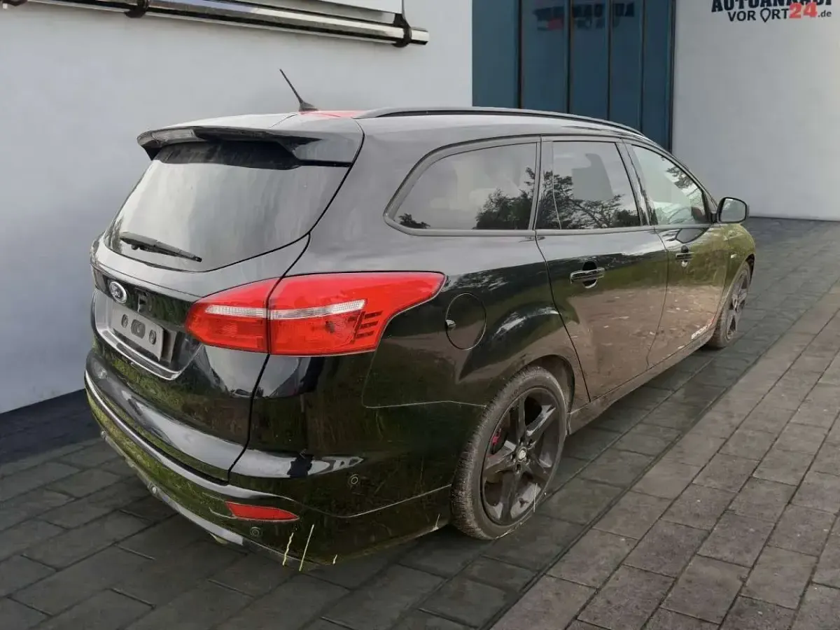 Gebraucht Ford Focus Sport 150 PS (110 kW) 2017 Iridiumschwarz Kombi