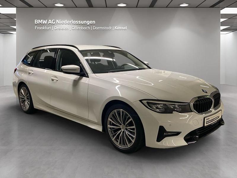 Gebraucht BMW 320 Sport Line 184 PS (135 kW) 2021 Weiß Limousine
