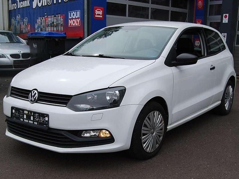 Gebraucht VW Polo Trendline 60 PS (44 kW) 2014 Pure white Limousine