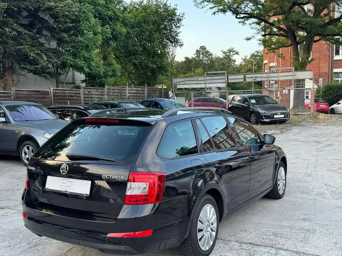 Gebraucht Skoda Octavia Ambition 110 PS (80 kW) 2016 Schwarz Kombi