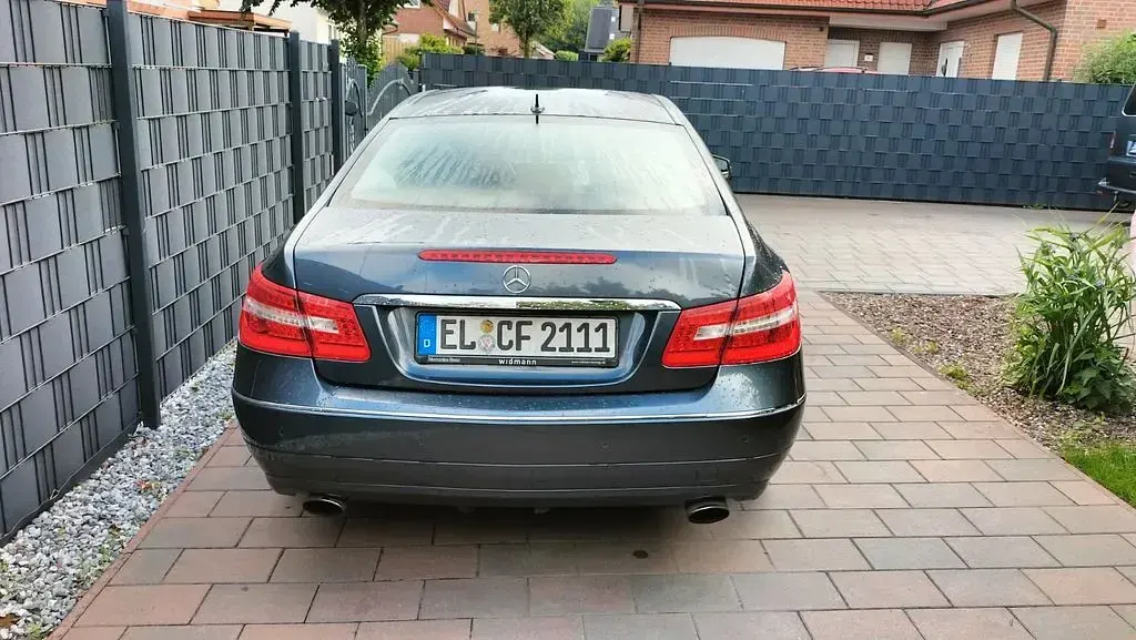 Gebraucht Mercedes E350 265 PS (194 kW) 2010 Grau Coupé