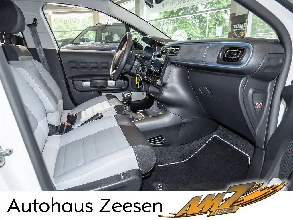 Gebraucht Citroën C3 PureTech 110 PS (80 kW) 2023 Polarweiß (uni) Kleinwagen